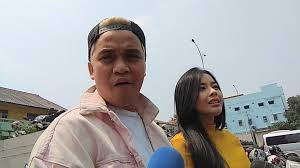 Amanda manopo akhirnya berbincang dengan elvia cerolline. Billy Syahputra Akui Belikan Elvia Cerolline Mobil