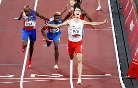 Minimalna emerytura krajowa wyniesie od niemal 1303 do 1310 złotych, czyli wzrośnie o od ok. 1rmrr9wr Itczm