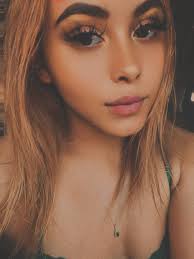 ✨🍏apple of his eye.👁️}