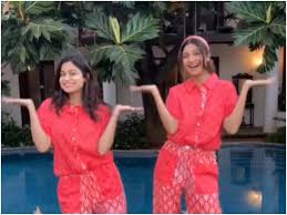 See shilpa shetty s h0t yogaa exercisee learning for people easily. Watch Shilpa Shetty Kundra And Shamita Shell Out Major Sister Goals As They Twin In Red Hindi Movie News Times Of India