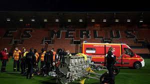 Arenen & stadien in lorient. Skandal In Frankreich Greenkeeper Wird Nach Dem Spiel Von Lichtanlage Erschlagen Fussball