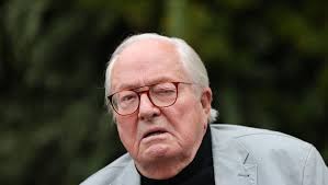 Mort de Jean-Marie Le Pen : comment le fondateur du FN avait perdu l'usage  d'un œil