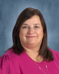 Dawn Aucoin's Instagram, Twitter & Facebook