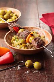 Numero 63 Brochettes De Bœuf Condiment Aux Olives Vertes D Espagne Et Riviera De Pommes De Terre C Phasset Brochette Boeuf Pomme De Terre Brochette