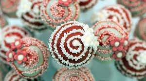 Unser söhnchen ist jedenfalls der meinung, kleine kuchen am stiel seien perfekt für kindergeburtstage… und auch sonst immer. Rezept Fur Cake Pops Mit Diesem Kuchen Am Stiel Sind Sie Der Star Am Kuchen Buffet Genuss