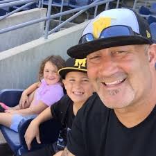 Justin Everett (@Reverend_Bush)