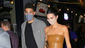 Who is kendall jenner dating right now? Kendall Jenner S Bf Devin Booker Surprises Her With 818 Tequila Flowers Hollywood Life