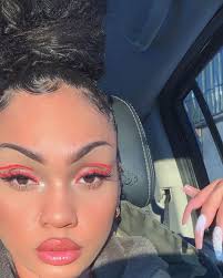 Strashme On Instagram Checking In Ive Been Over On Tiktok Don T Follow Strashme E Liner Suvabeau How To Color Eyebrows Cute Makeup Artistry Makeup