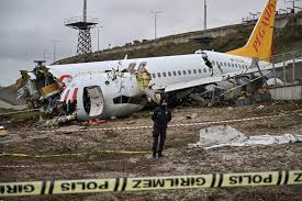 Cbs news foreign correspondent imtiaz tyab joins cbsn am with today's headlines from around the globe. Probe Launched Into Plane Crash In Istanbul After Three Killed Turkey News