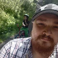 So I made a clan in 2020 which had wait for it 4 members... and now it's  just me and my ghost 👻... Which is fine but it would be good to