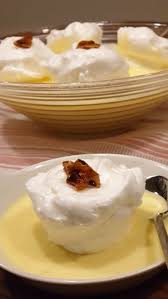 Iles Flottantes Rezept Fur Ein Traditionelles Franzosisches Dessert Franzosische Desserts Dessert Ideen Einfacher Nachtisch