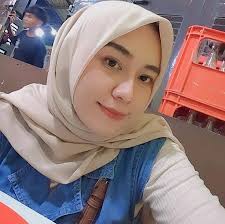 DJ Panda akhirnya buka suara terkait kabar kehamilan Erika Carlina. Lewat  video yang diunggah di akun Instagram resminya, DJ Panda mengakui jika ia  adalah ayah dari anak yang dikandung Erika. Dalam video