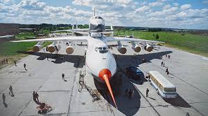 Antonow in der sowjetunion entwickeltes sechsstrahliges frachtflugzeug. An 225 Lernen Sie Das Grosste Verkehrsflugzeug Der Welt Kennen Fotos Russia Beyond De