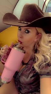 Who is looking for adventure buddies