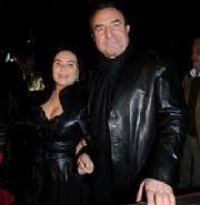 Duyan şaştı kaldı… ünlü şarkıcı niran ünsal, kardeşi haktan'ın i̇bo show'a konuk olmasının ardından gündeme geldi. Riza Baba Nin Esi Isyan Etti Bu Kadin Asalak Gibi Hayatimiza Yapist