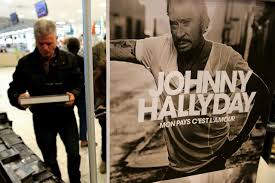 L'album posthume de johnny hallyday s'est écoulé à un million d'exemplaires. Men S Clothing T Shirt Johnny Hallyday Mon Pays C Est L Amour Ifiber