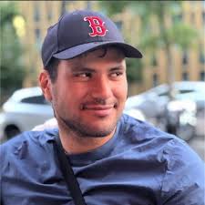 ✨ Une nouvelle étape dans ma carrière chez Apple ! ✨ Je suis très heureuse  de partager que j'évolue au poste d'Experte chez Apple. Ces dernières  années, j'ai eu la chance de