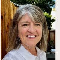 Karen Roselle's Instagram, Twitter & Facebook