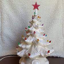 Vintage White Ceramic Christmas Tree Large Atlantic Mold Etsy Ceramic Christmas Trees Vintage Ceramic Christmas Tree White Vintage