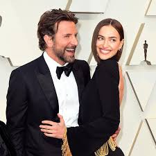 The 2019 oscars brought out all of the love, with a ton of celebrity couples showing how into each other they are. Date Night The Cutest Couples On The Oscars 2019 Red Carpet Vogue Australia
