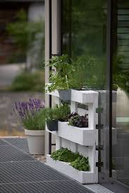 Diy Krautergarten Fur Balkon Und Terrasse Mit Europalette Krautergarten Palette Diy Krautergarten Europalette Pflanzen