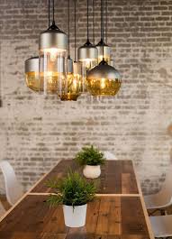 Canapés, fauteuils, tables, chaises, tables photos pour trouver l'ambiance de son salon. 10 Idees Deco Pour Une Belle Salle A Manger Luminaires Salle A Manger Deco Salle A Manger Lustre Salle A Manger