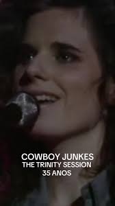 “The Trinity Session”, da banda canadense Cowboy Junkies. Lançado num dia  como hoje, há 35 anos um dos discos da minha vida. Ouvi muito deitado no  sofá da sala, envolvido na melodia inebriante dos ...