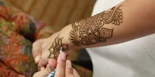 Henna terkenal dengan khasiatnya untuk terapi dan penyembuhan. 4 Cara Membuat Henna Mudah Dipraktikkan Merdeka Com