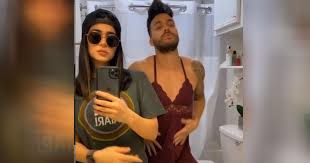 Abril 23, 2020 por percha. Prince Royce Y Su Esposa Emeraude Toubia Intercambiaron Su Ropa En Tik Tok