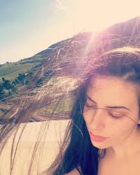 Ana Carol Custódio (@Anacaroldc)