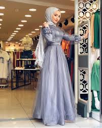 Stylish Party Dresses Panosundaki Pin