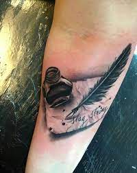 A floral tattoo in black and white. Interessante Tattoo Ideen Freshouse
