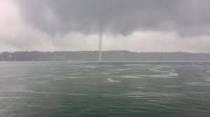 Giant, persistent thunderstorms called supercells spawn the most destructive tornadoes. Starnberger See Tornado Mit 40 Meter Hoher Wassersaule Starnberg Sz De