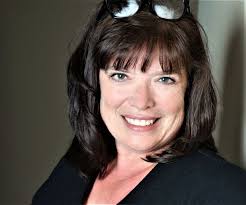 Lisa Partridge's Instagram, Twitter & Facebook