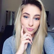 Angela Duval's Instagram, Twitter & Facebook