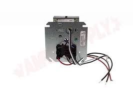 If you can't identify the model or aren't knowledgeable about working with household wiring, call an hvac pro before doing any work that would expose you to the. R8285a1048 Honeywell Fan Center Relay Transformer Spdt 120v Amre Supply