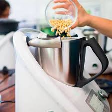 El robot de cocina thermomix tm5, y más recientemente el tm6, se ha convertido en todo un referente en el apartado de los ayudantes de cocina una alternativa de la mano de moulinex. Monsieur Cuisine Vs Thermomix La Mejor Comparativa