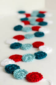 Download 9 Diy Yarn Ornaments To Adorn Your Christmas Tree Make And Takes PSD Mockup Templates