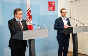 Die arbeiterkammer ist zu transparenz gegenüber ihren mitgliedern und der öffentlichkeit verpflichtet. Lh Platter Land Tirol Und Arbeiterkammer Tirol Richten Covid Arbeitnehmerinnen Fonds Ein Land Tirol