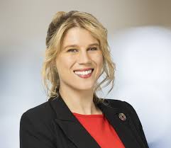 Associate Professor Julie Hennegan