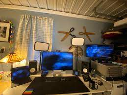Открыть страницу «pc desk setup» на facebook. Crammed Into The Garage Waiting For New Office Furniture Wfh Setup Macsetups