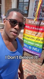 Dudes gay but yet simps for the right. Help me believe this isn't satire.