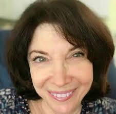 Joni Robbins's Instagram, Twitter & Facebook