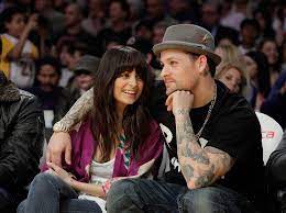 Watch richie face off against higgins in the video at top, and catch a special episode of lip sync battle on mtv on sunday at 7:30 p.m. How Did Nicole Richie And Joel Madden Meet Popsugar Celebrity