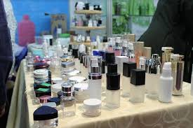 Kini, marak ditemukan kosmetik dan produk kecantikan dengan bahan berbahaya seperti merkuri. 6 Cara Memilih Produk Kosmetik Yang Aman