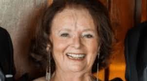 Robin Kirtley's Instagram, Twitter & Facebook