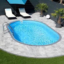 Par Homify Classique Homify Terrasse Autour Piscine Piscine Ovale Piscine