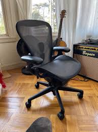 The aeron chair's tilt allows it to move with the body in such a natural way that people can shift from forward to reclining postures intuitively. Gaming Aeron Legions Better Coming From A Vertagear Triigger 350 Hermanmiller