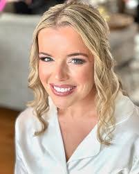 Lisa Deeb's Instagram, Twitter & Facebook