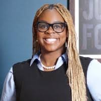 Hailey Singleton's Instagram, Twitter & Facebook